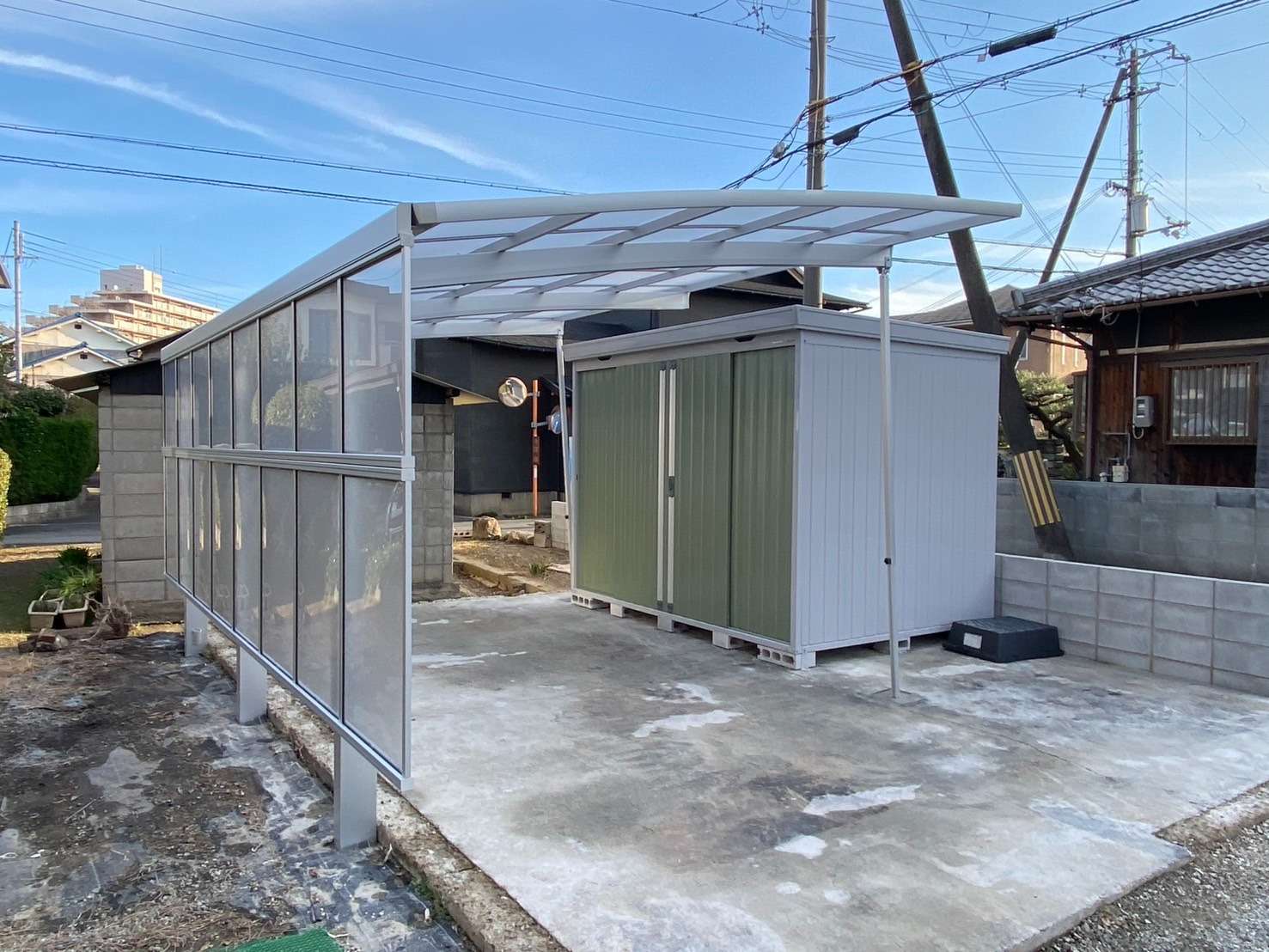 【エクステリア】ボロボロシャッター!老朽化した車庫を永く使えるものに建て替え、実用的なカーポートを設置